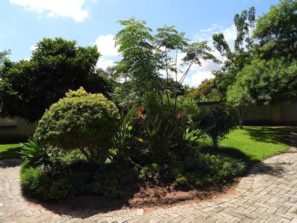 2 Bedroomed Apartment With En-suite and Kitchenette - 2067 Room