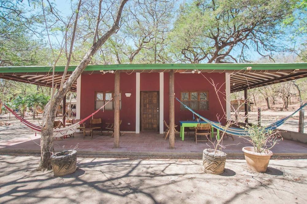 Rest and Adventure in Playa Madera - Ideal House for 5 People Exterior