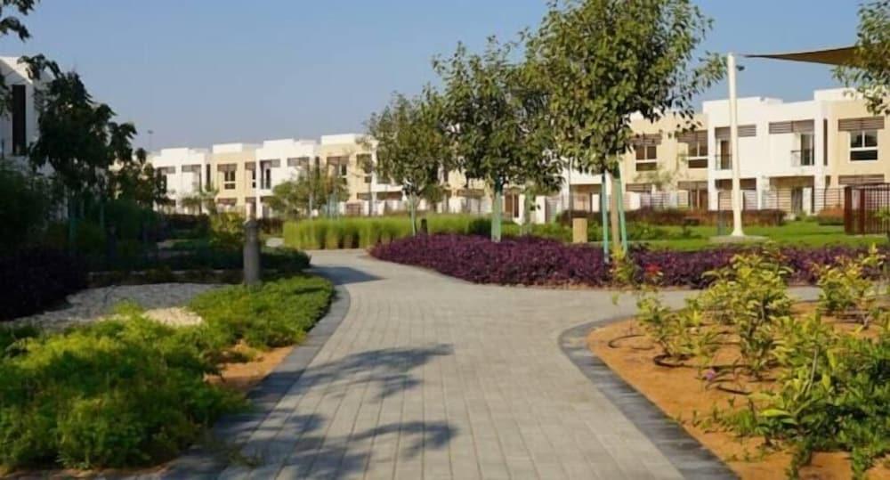 آر آند إتش - فيلا من ثلاث غرف نوم ليفينج رأس الخيمة، دخول الشاطئ 167