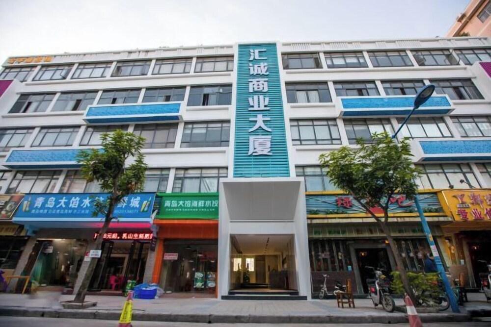 Yunji Hotel (Tianhe Dongpu Subway Station Branch, Guangzhou) Exterior