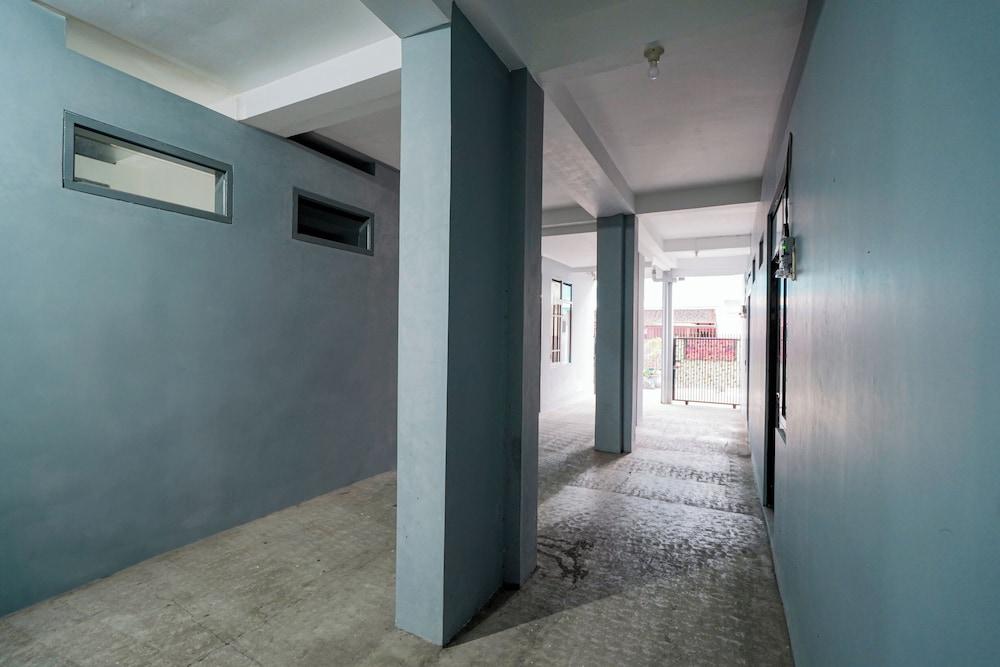 OYO 94119 Pdl Guest House Syariah Lobby