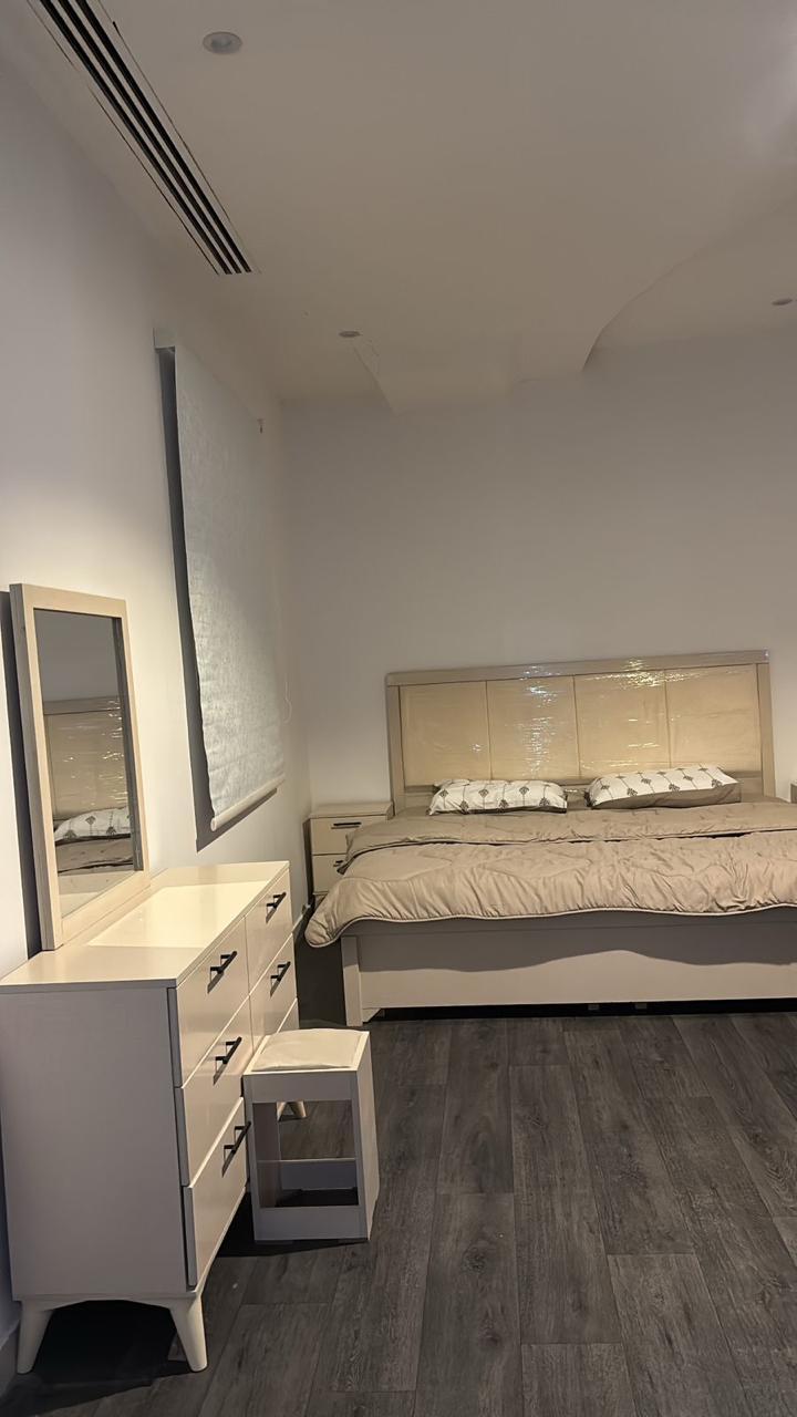Attractive Studio with Comfortable and Simple Furniture | 5736 Bedroom