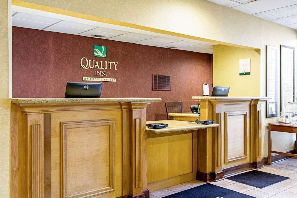 Quality Inn Lobby