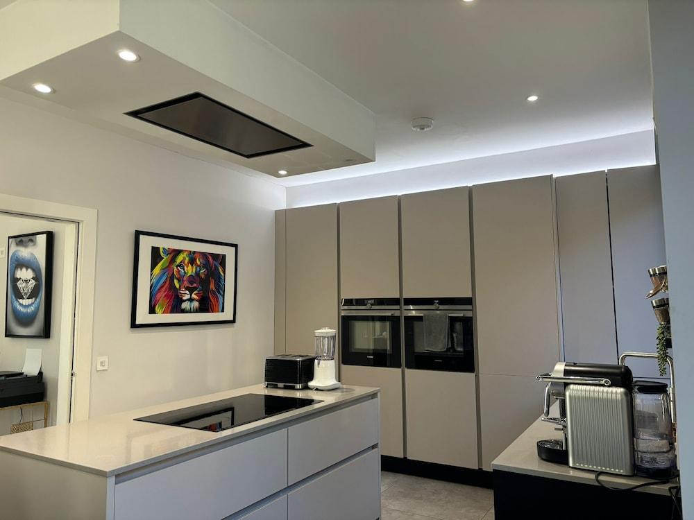 بريثتاكينج 4 بد روم تاون هاوس إن سنترال مورايفيلد لوكيشن، فري باركينج داخلي