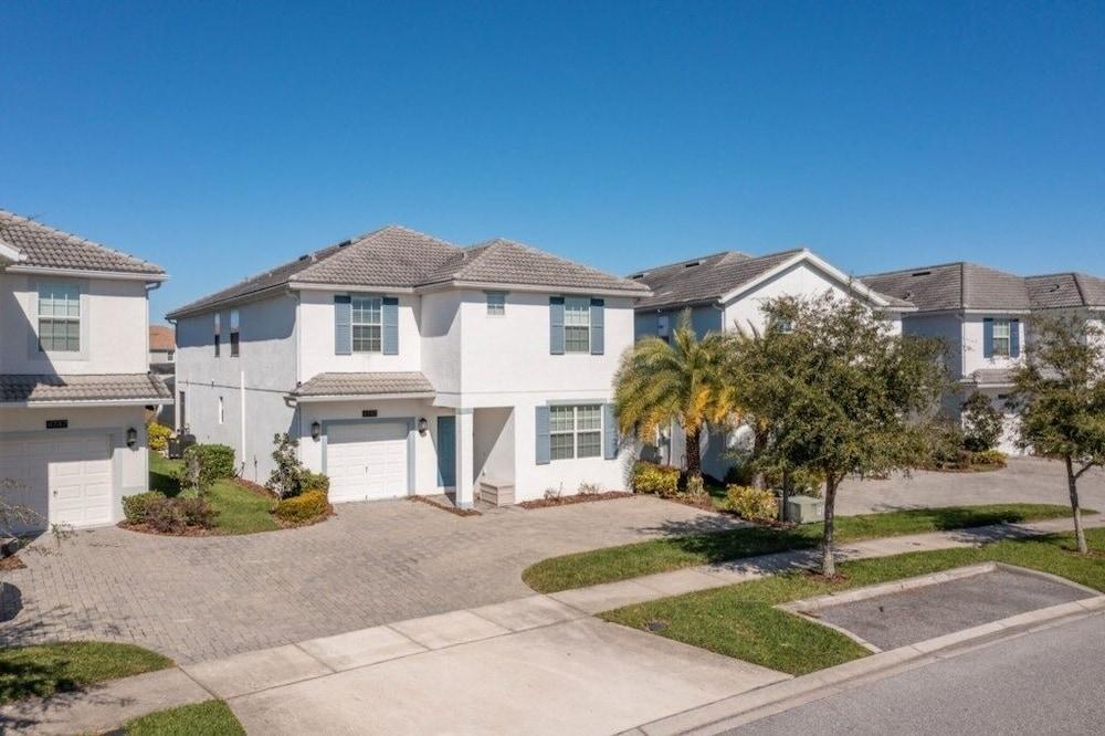 Rare!lake Front Pool/spa, Close To Clubhouse-1691c 6 Bedroom Home Exterior
