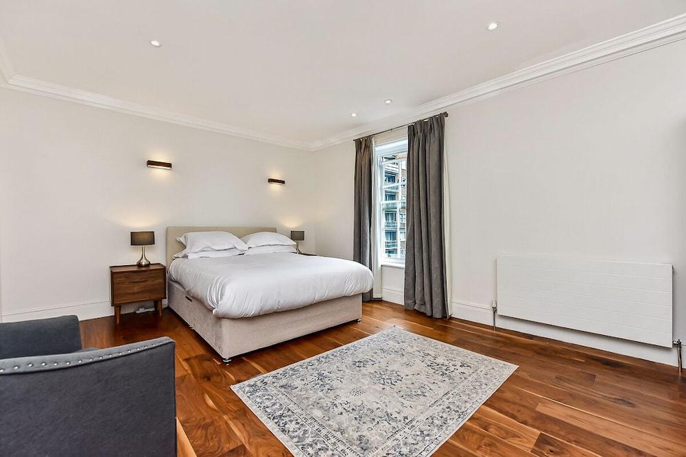 Montagu Square Apartments Room