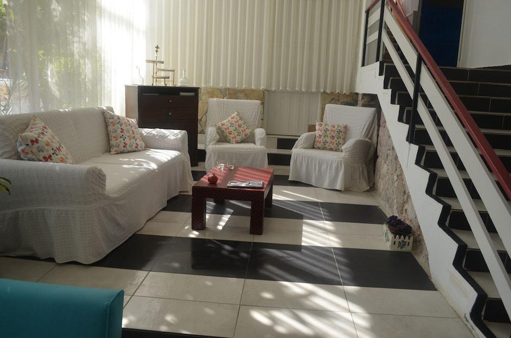 Tunc Otel Lobby