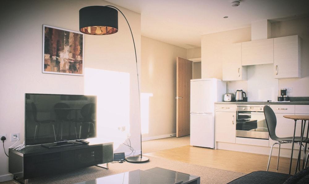 Homely Serviced Apartments - Figtree Interior