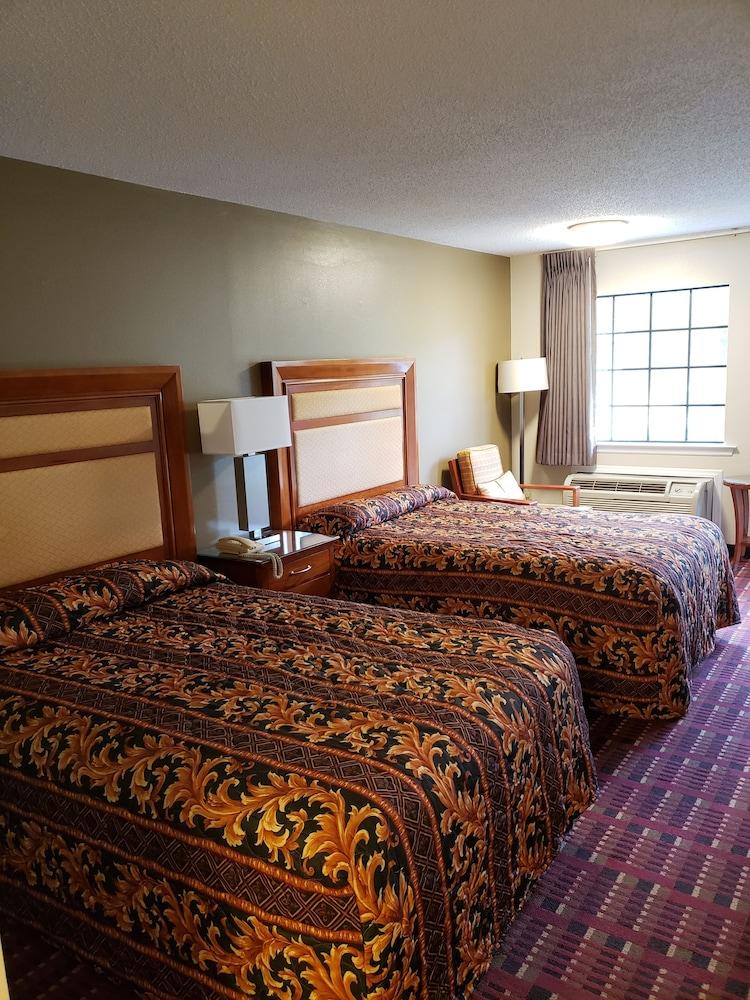 Peach Tree Inn Interior