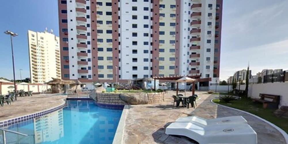 جولدن دولفين سوبريم أوفيتشيال حمام سباحة مكشوف