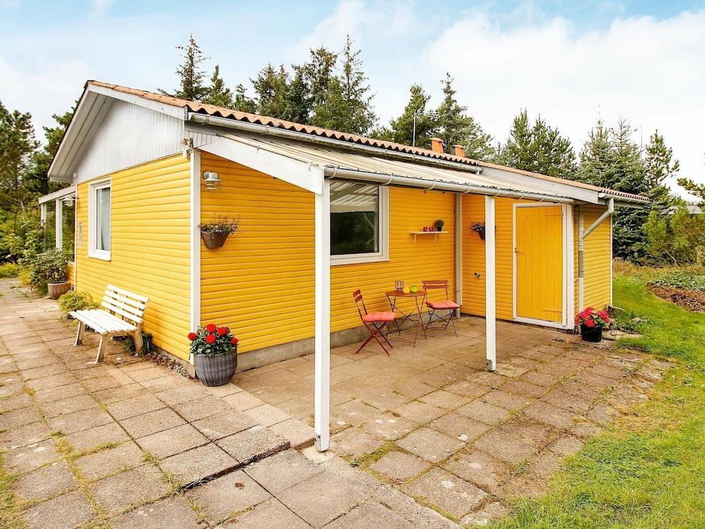 Colourful Holiday Home in Løgstør near Sea