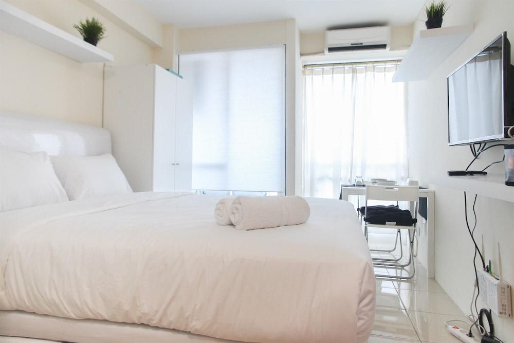 Homey and Comfy Studio @ Tifolia Apartment