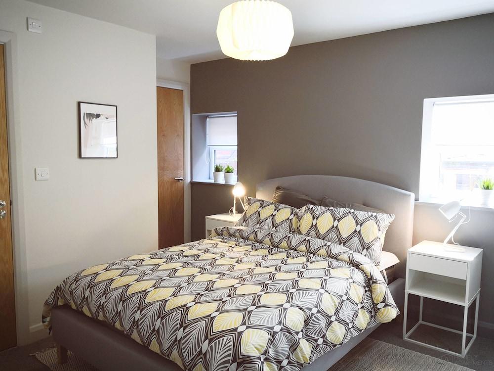 Homely Serviced Apartments - Figtree Room