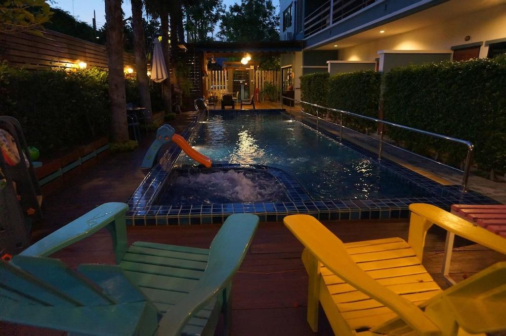 Baan I Un Pool Villa Outdoor Pool