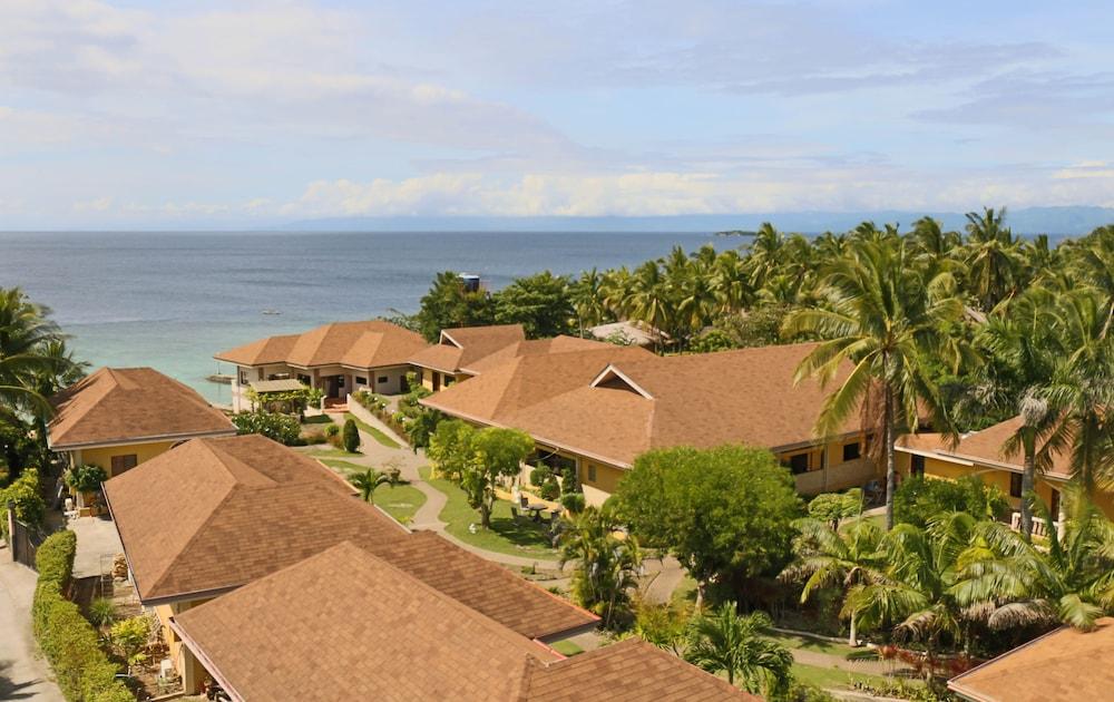 Turtle Bay Dive Resort Property Grounds