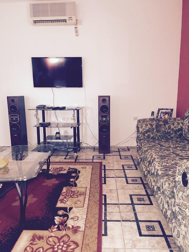 إيماكوليت 2 بد أبارتمنت إن سبانيش تاون