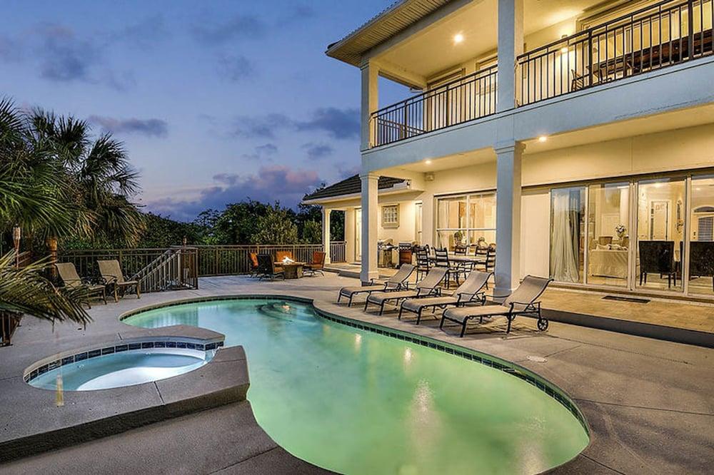 Casa Esmeralda by Five Star Properties