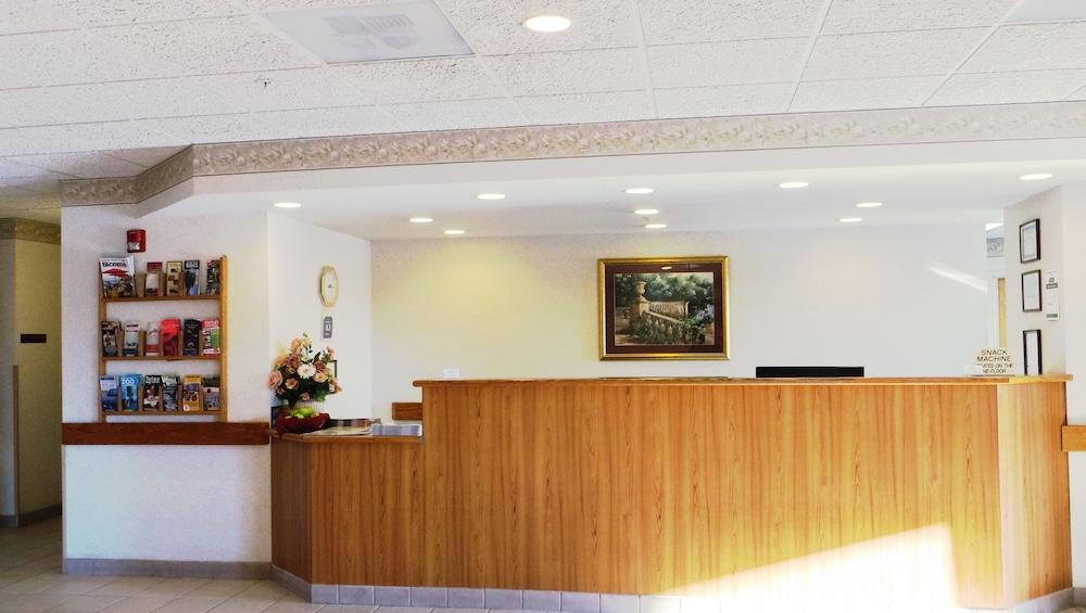 Peppermill Empress Inn Reception