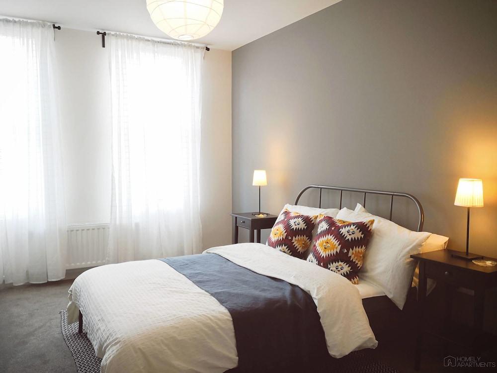Homely Serviced Apartments - Figtree Room