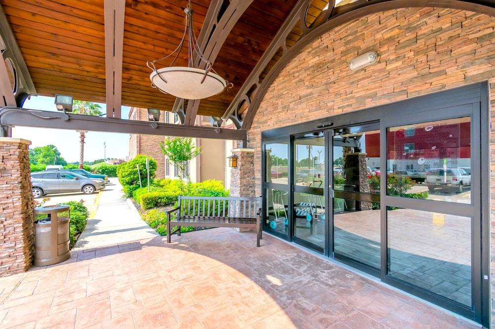 Staybridge Suites Houston IAH - Beltway 8 by IHG Exterior