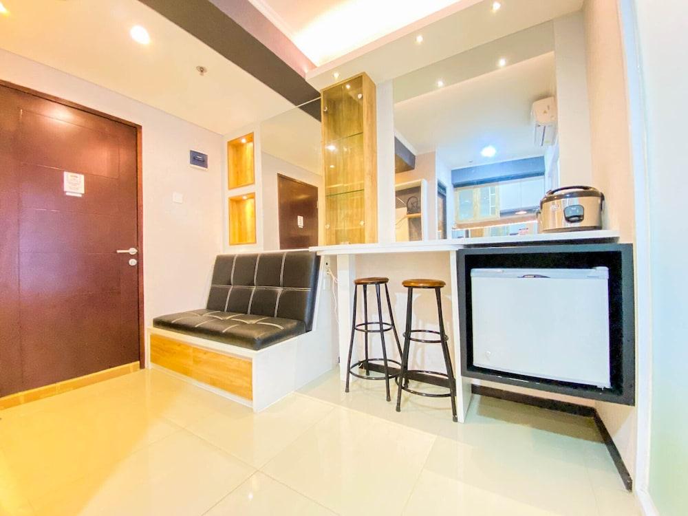 Cozy & Homey 1BR at Gateway Pasteur Apartment Room