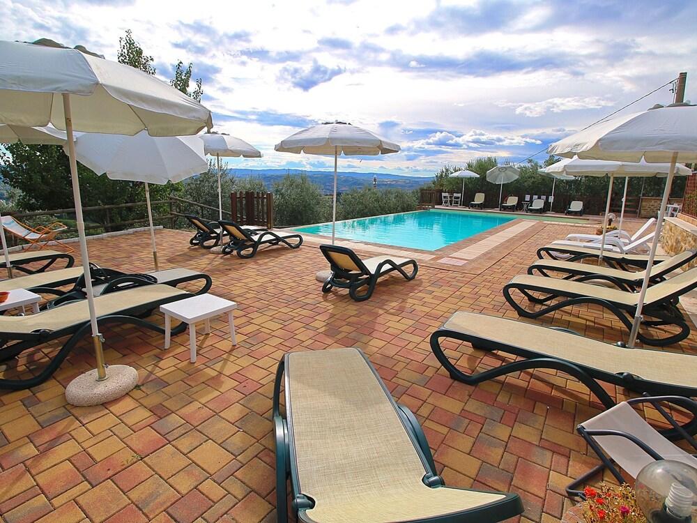 Quaint Cottage in Collazzone With Swimming Pool Waterslide