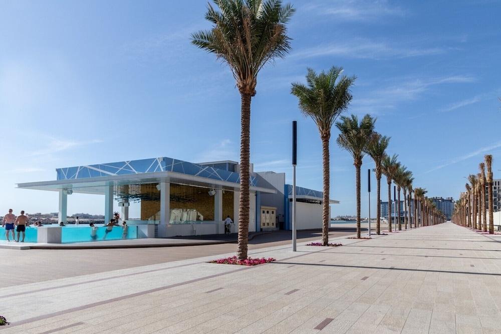 بينتهاوس ممتاز ومرتفع مكوّن من ثلاث غرف نوم في مساكن فيرمونت الشمال زحليقة مائية