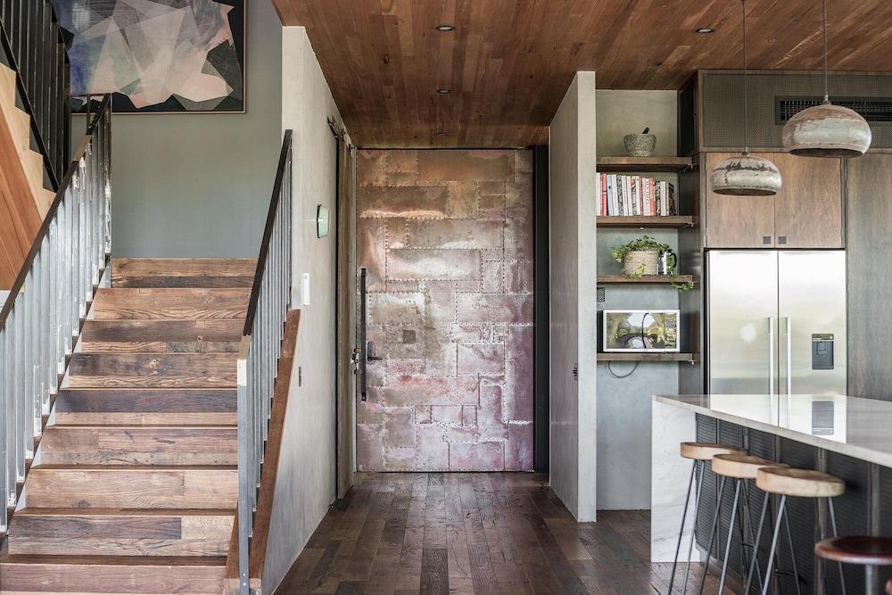Your Luxury Escape - Beach Box Interior