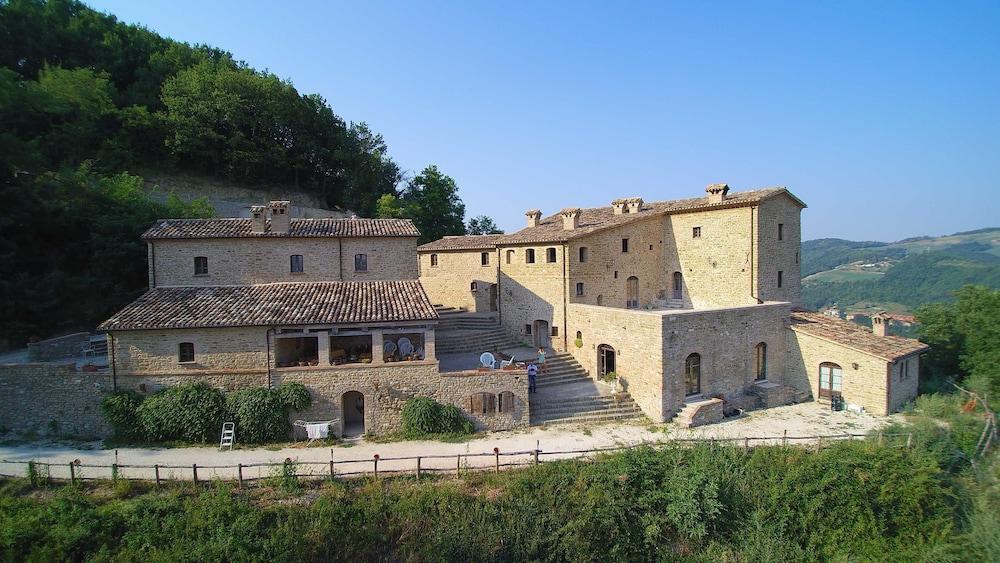 Borgo Storico Cisterna Featured Image