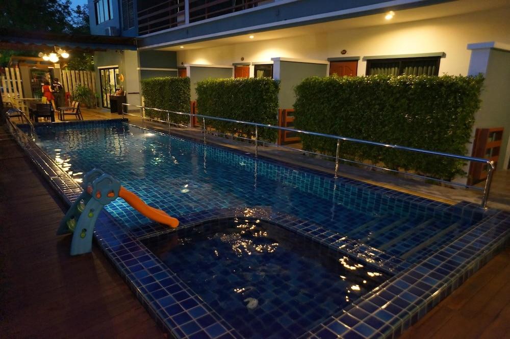 Baan I Un Pool Villa Outdoor Pool