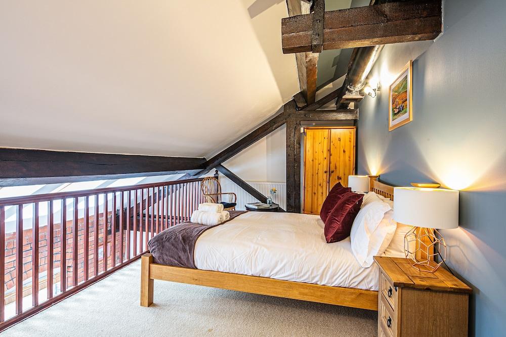 Victoria Quays Loft Apt - Free Parking