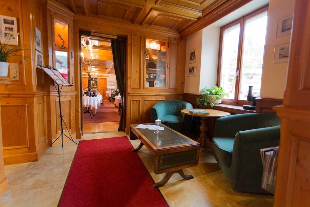 أوتيل دي لا ترويت، فاليه دي جو الفندق من الداخل