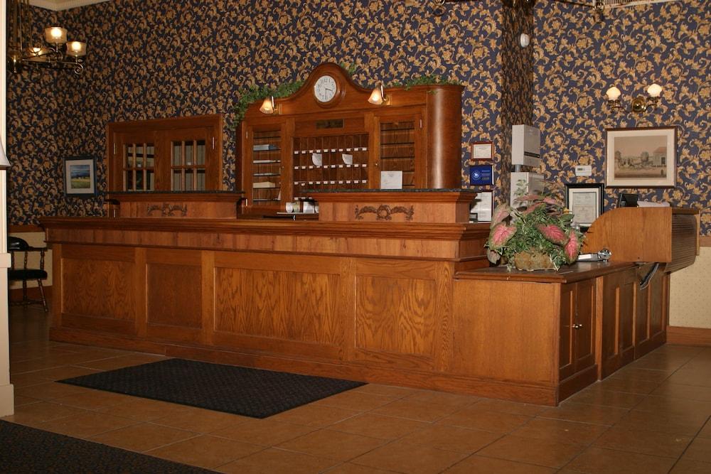 The Island House Hotel