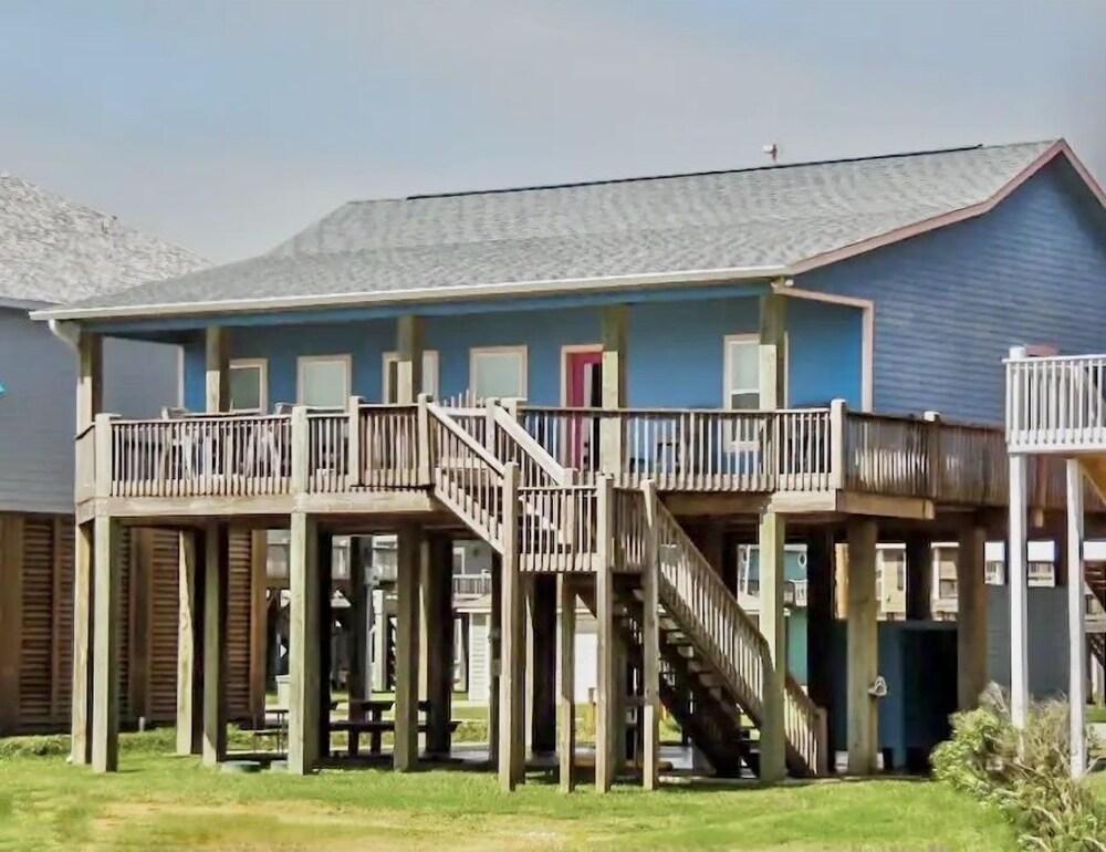 Kay Caye 3 Bedroom Home by Redawning