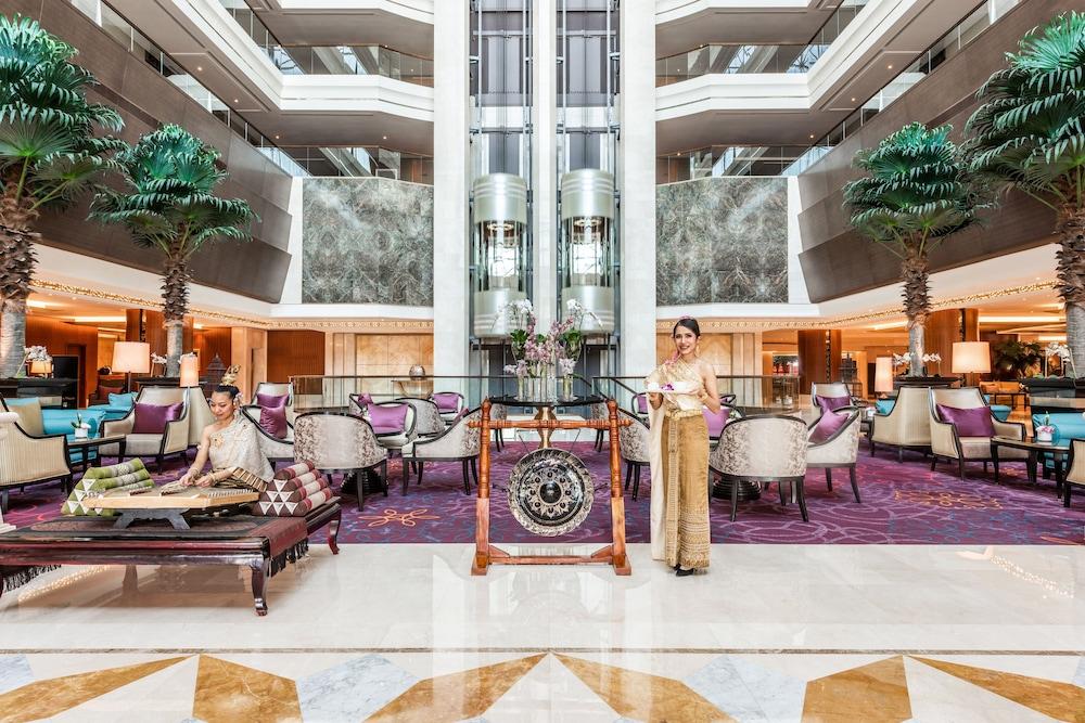 Dusit Thani Abu Dhabi - Lobby Sitting Area