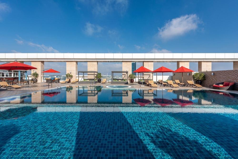 Dusit Thani Abu Dhabi - Rooftop Pool