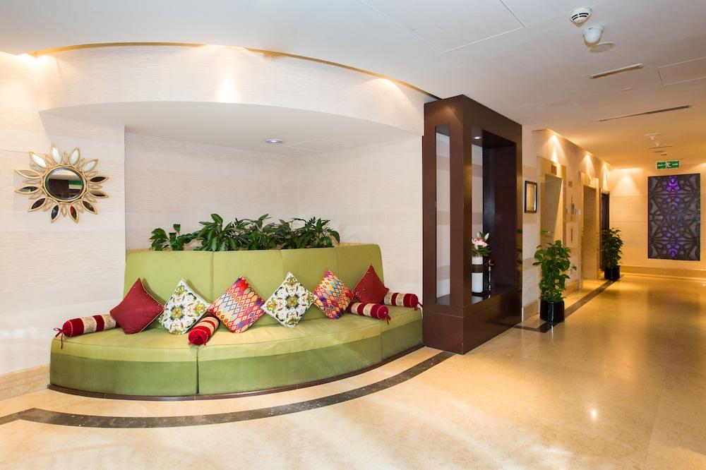 Suha JBR Hotel Apartments - Lobby Sitting Area