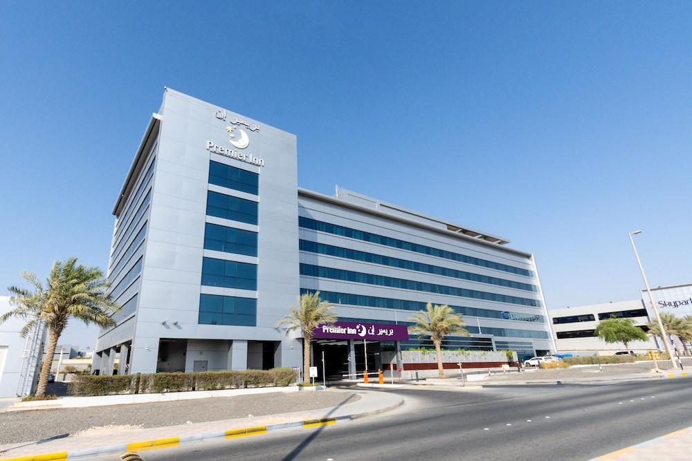 Premier Inn Abu Dhabi Airport (Business Park) - Featured Image