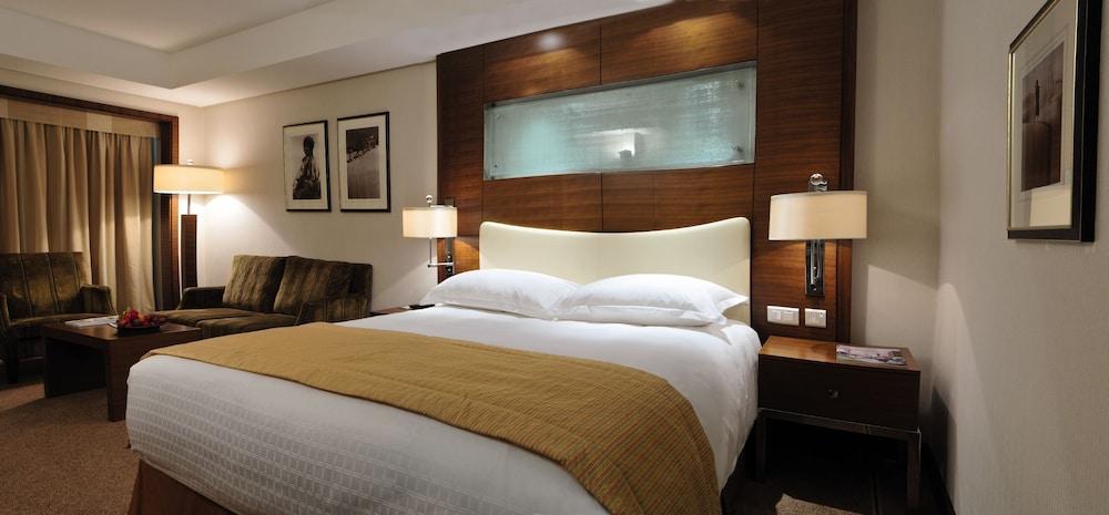 Movenpick Hotel & Apartments Bur Dubai - Room