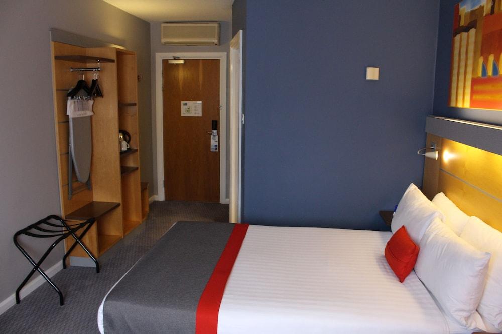 Holiday Inn Express London - Croydon, an IHG Hotel - Room